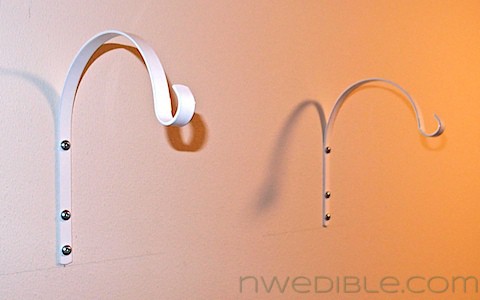 DIY Wall Mounted Clothes Drying Rack (7)