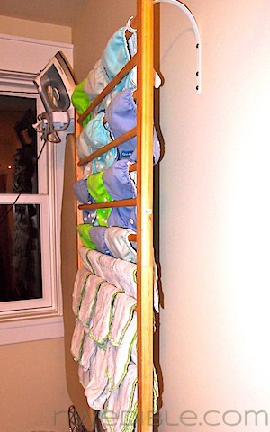 DIY Wall Mounted Clothes Drying Rack (6)