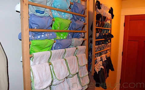 DIY Wall Mounted Clothes Drying Rack (2)